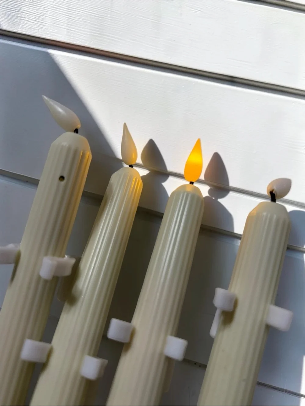 Homemory Flameless Window Candles Set of 6 Dusk-to-Dawn Sensor Battery LED